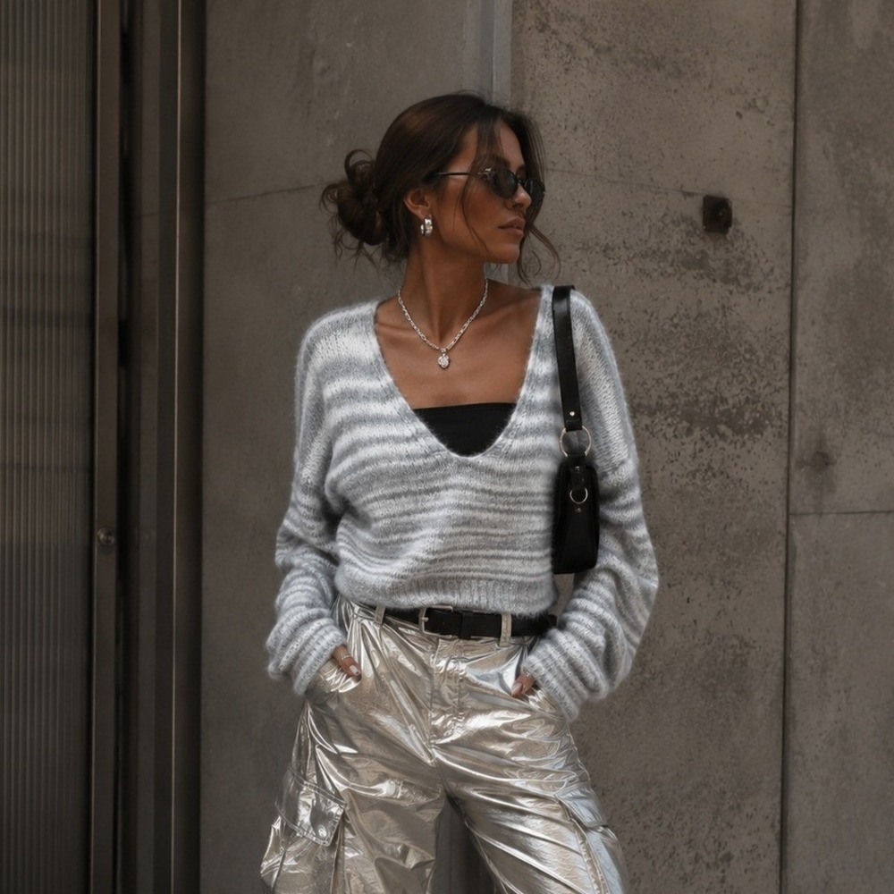 Urban Outfitters Grey White Striped Fuzzy V-Neck Cropped Sweater XS
